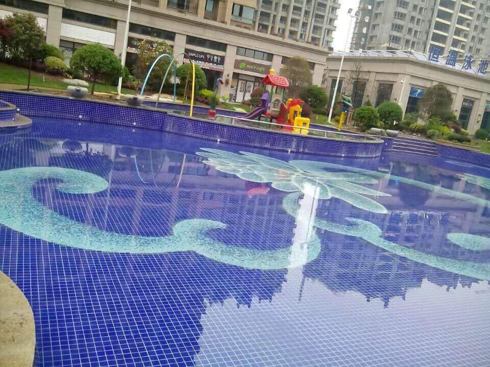 怎么贴玻璃马赛克泳池砖？